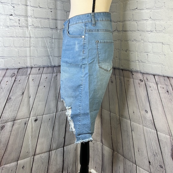 Clam Digger Length Jean - Picture 2 of 10